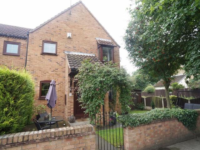 Apartment for rent in Byram cum Sutton, Byram