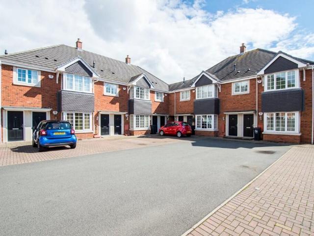 Apartment for rent in Dixons Green, West Midlands