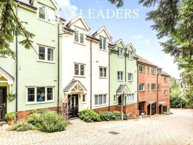 House for rent in Buckingham Industrial Estate, Buckingham