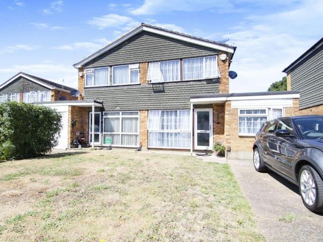 House for rent in Harmondsworth, Greater London