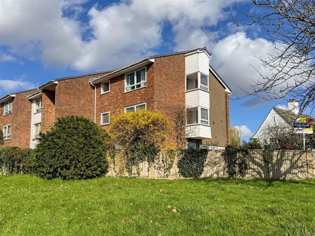 Apartment for rent in Littlehampton, Arun