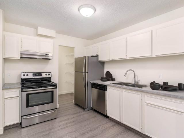 Apartment for rent in Wedgewood, Alberta