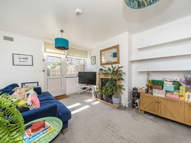 Apartment for rent in Earlsfield, Greater London