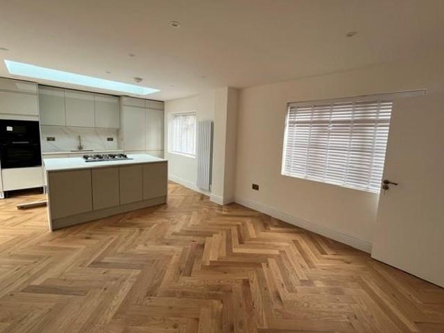 House for rent in London Borough of Barnet, Greater London