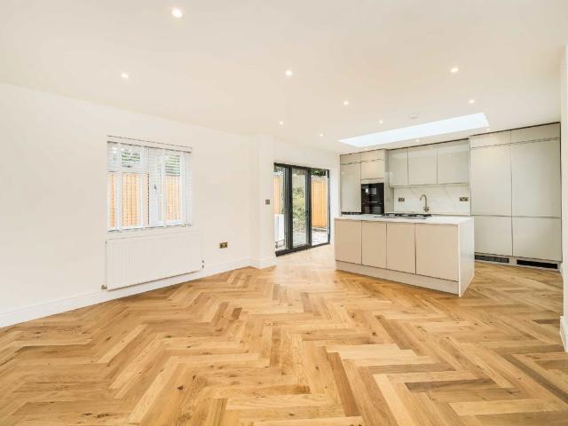 Apartment for rent in Friern Barnet, Greater London