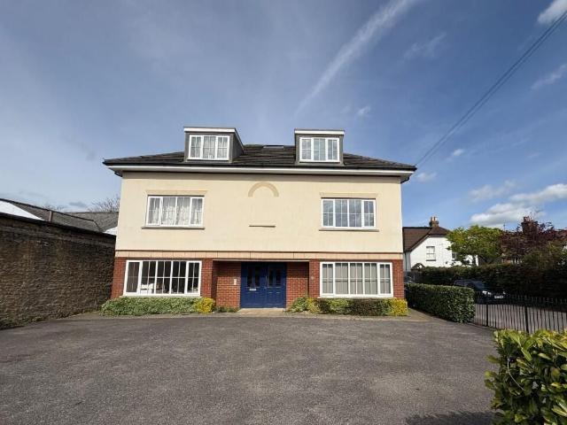 Apartment for rent in Fole, Surrey