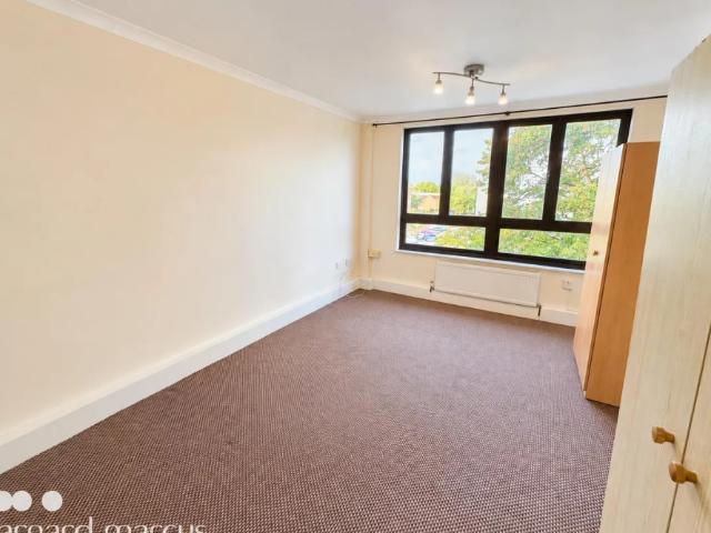 Apartment for rent in London Borough of Hounslow, Greater London
