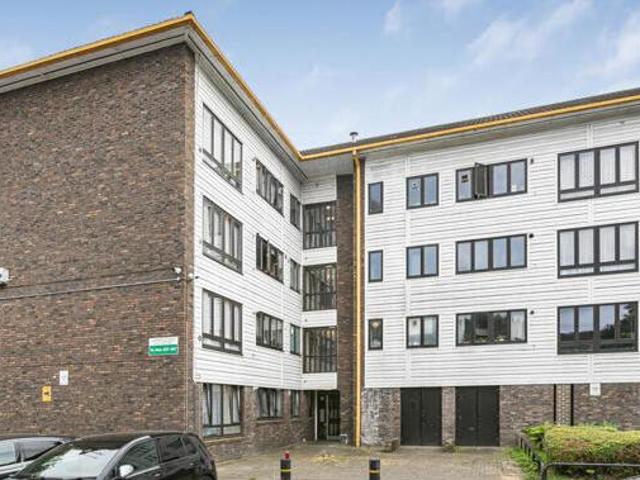 House for sale in Isleworth, Greater London