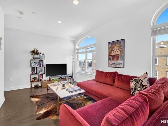 Condo for sale in Hudson, New Jersey