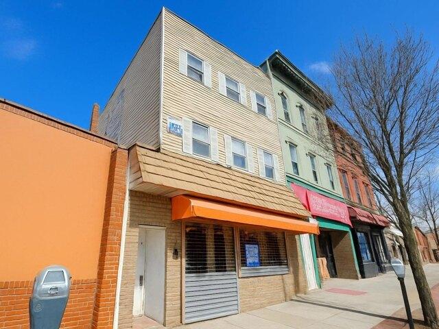 House for sale in Hudson, New Jersey