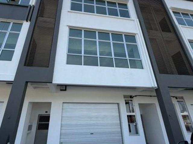Shop for sale in Johor