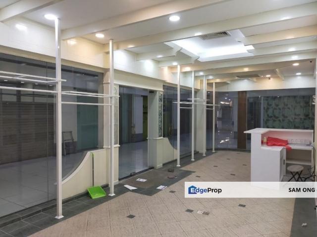 Shop for sale in Petaling, Damansara Damai