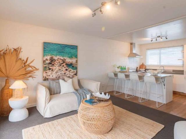 Apartment for rent in Chaslands, Canterbury