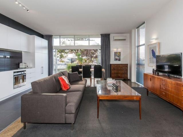 Apartment for rent in Chaslands, Canterbury
