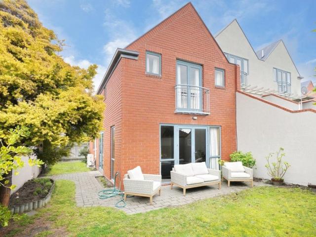 House for rent in Chaslands, Canterbury