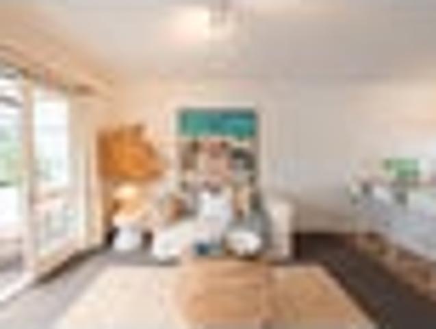 Apartment for rent in Chaslands, Canterbury