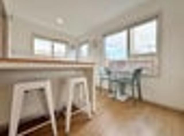 Townhouse for rent in Chaslands, Canterbury