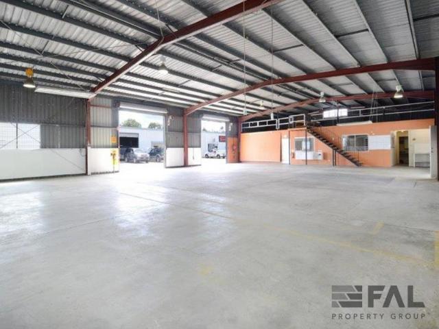 Warehouse for rent in Toombul, Queensland