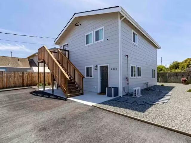 Condo for rent in Eureka