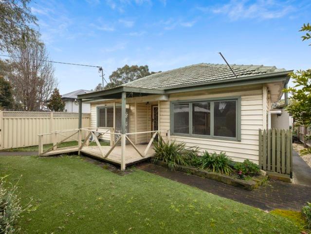 Townhouse for sale in Camerons Creek, Victoria