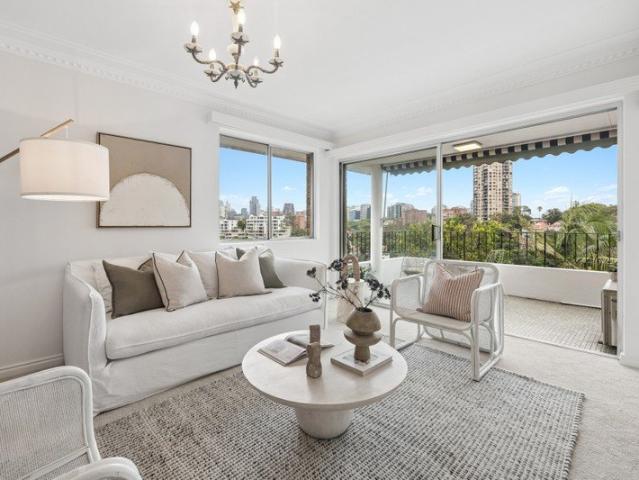 Apartment for sale in Lower North Shore, Sydney