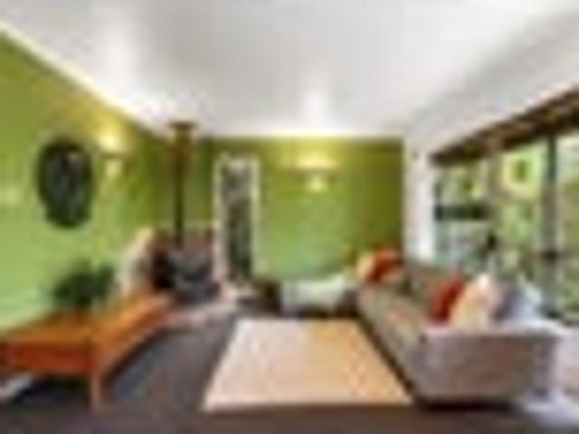 House for sale in Oratia