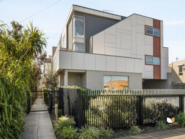 Townhouse for sale in Camerons Creek, Victoria