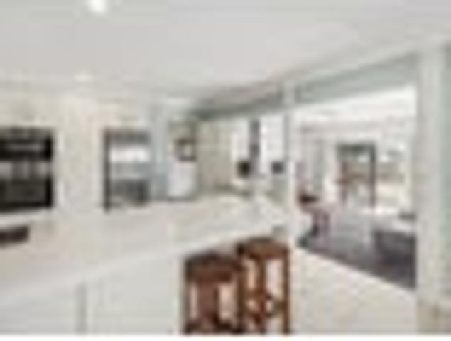 House for sale in Welcome Bay Shopping Centre, Welcome Bay
