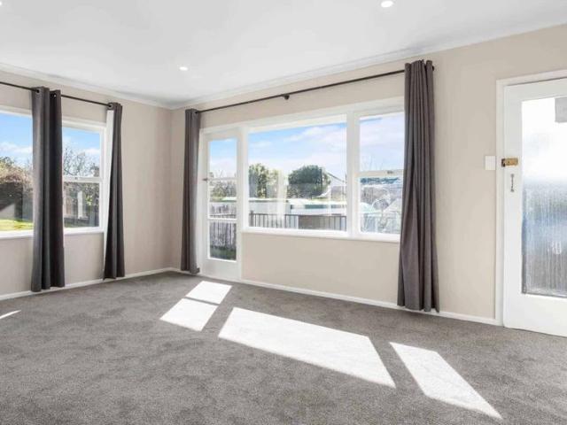 Apartment for rent in Te Atatū Peninsula, Henderson-Massey