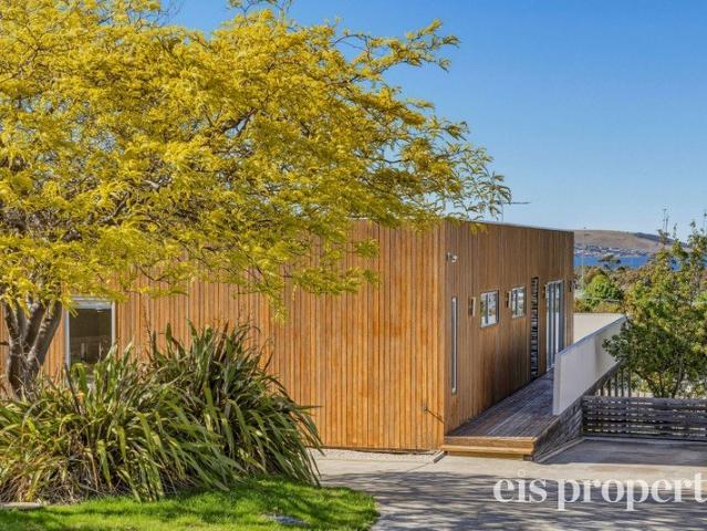 House for sale in Howrah, Hobart