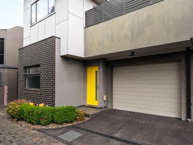 Townhouse for sale in Brunswick, Melbourne