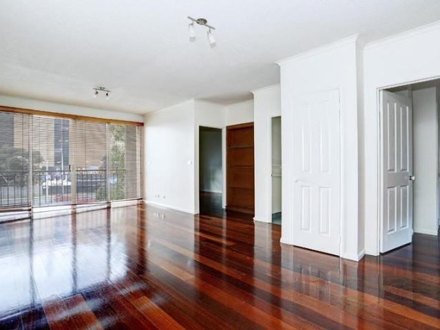 Apartment for rent in St Kilda, Melbourne