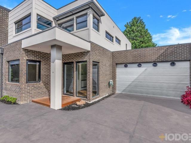 Townhouse for sale in Camerons Creek, Victoria