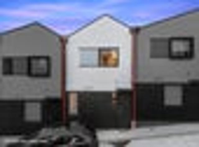 Townhouse for sale in Howick, Oroua County