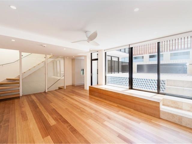 Townhouse for rent in Sydney, New South Wales