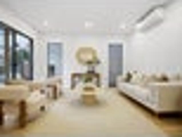 House for sale in Paremoremo