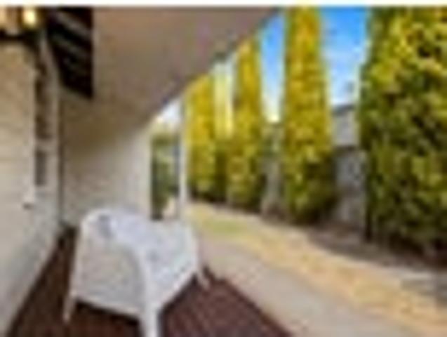 House for sale in Chaslands, Canterbury