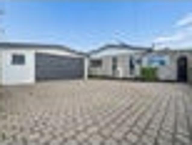 House for sale in Chaslands, Canterbury