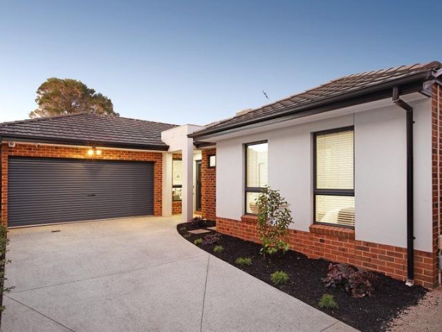 Townhouse for sale in Bentleigh, Melbourne