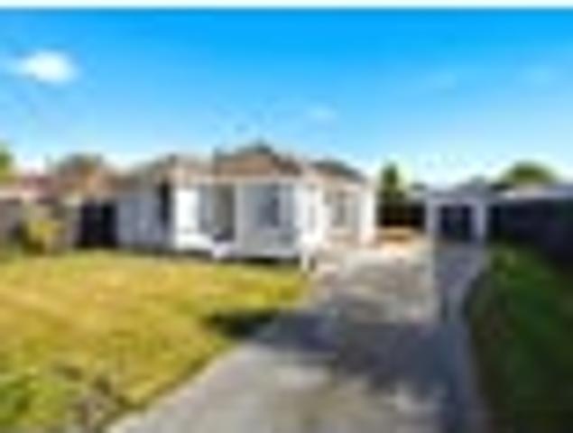 House for sale in Chaslands, Canterbury