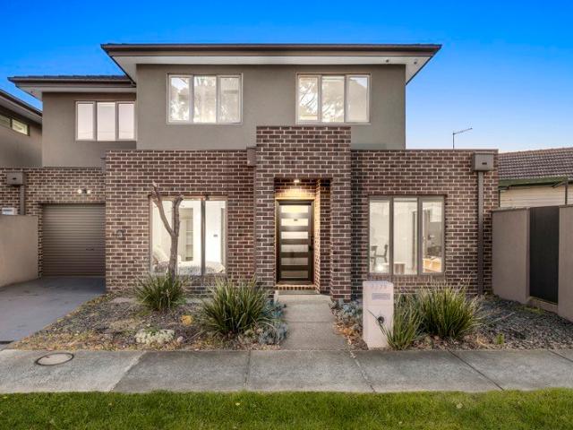 Townhouse for sale in Camerons Creek, Victoria