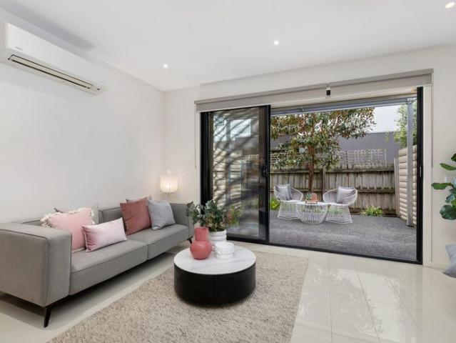 Townhouse for rent in Camerons Creek, Victoria