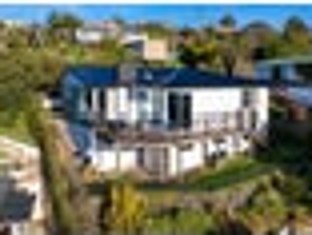 House for sale in Otakou