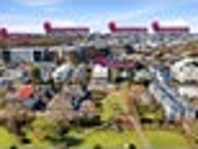 Townhouse for sale in Addington, Canterbury