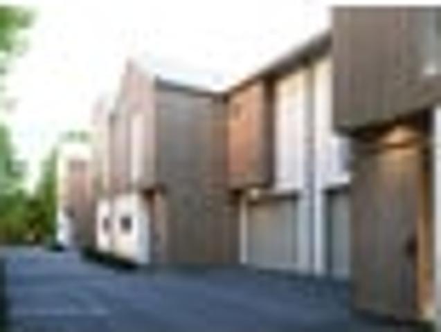 Townhouse for sale in Addington, Canterbury