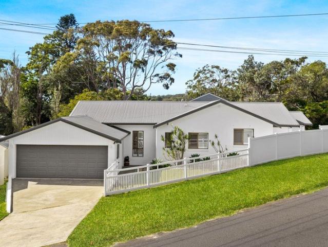 House for sale in Forresters Beach, New South Wales