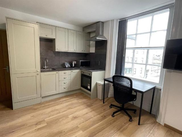 Apartment for rent in Moorlands, Bare