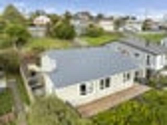 House for sale in Otakou