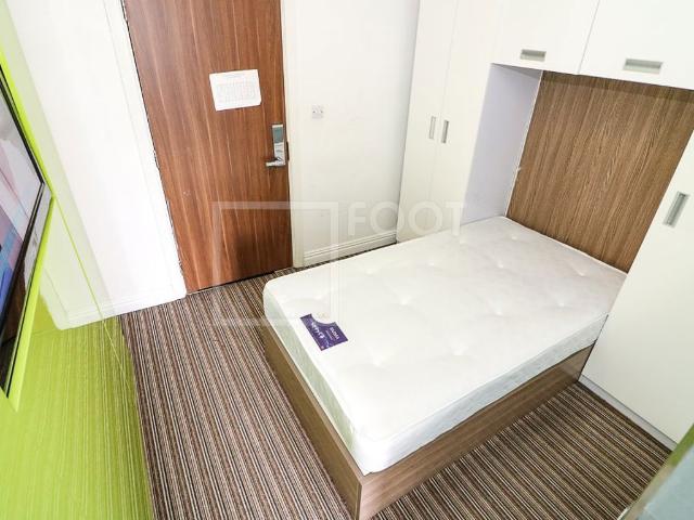 Studio for rent in West Yorkshire