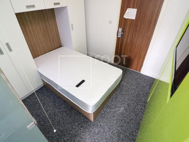 Studio for rent in West Yorkshire
